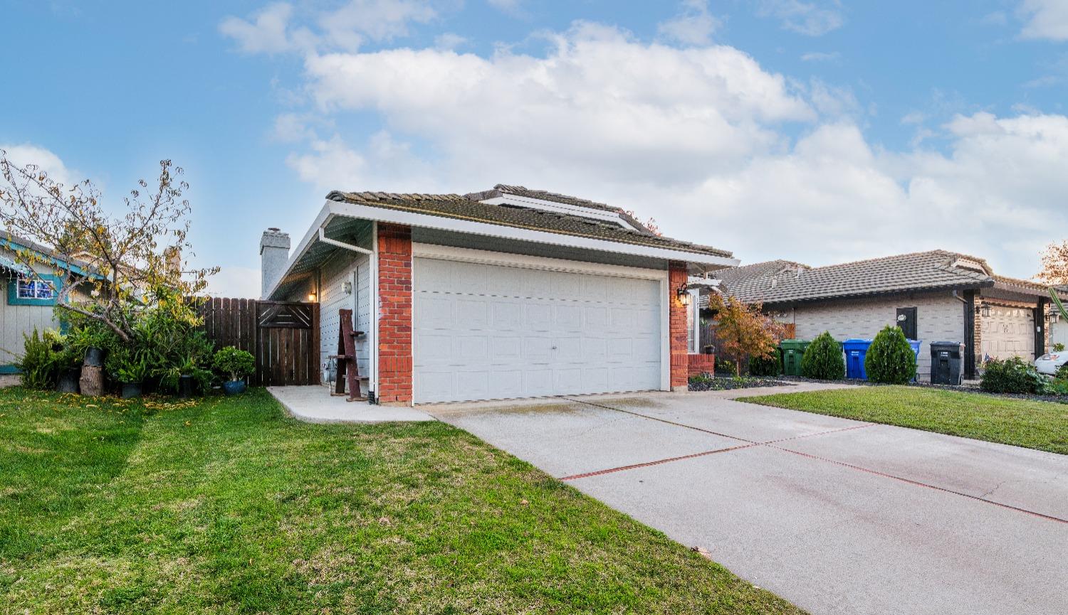 Detail Gallery Image 7 of 37 For 988 Hansard Ct, Galt,  CA 95632 - 3 Beds | 2 Baths