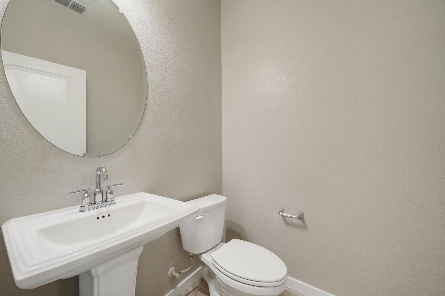 Detail Gallery Image 26 of 40 For 3075 Meadow Run Walk, Sacramento,  CA 95833 - 3 Beds | 2/1 Baths