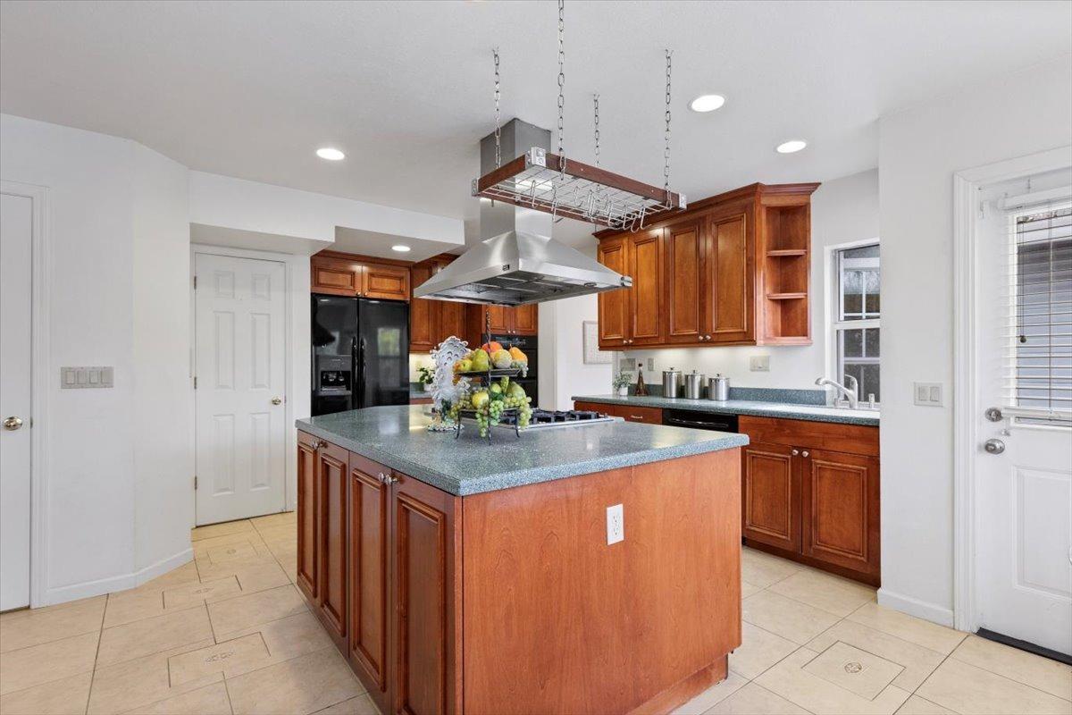 Detail Gallery Image 21 of 68 For 4347 Vintage Oaks Ln, Fair Oaks,  CA 95628 - 5 Beds | 4/1 Baths