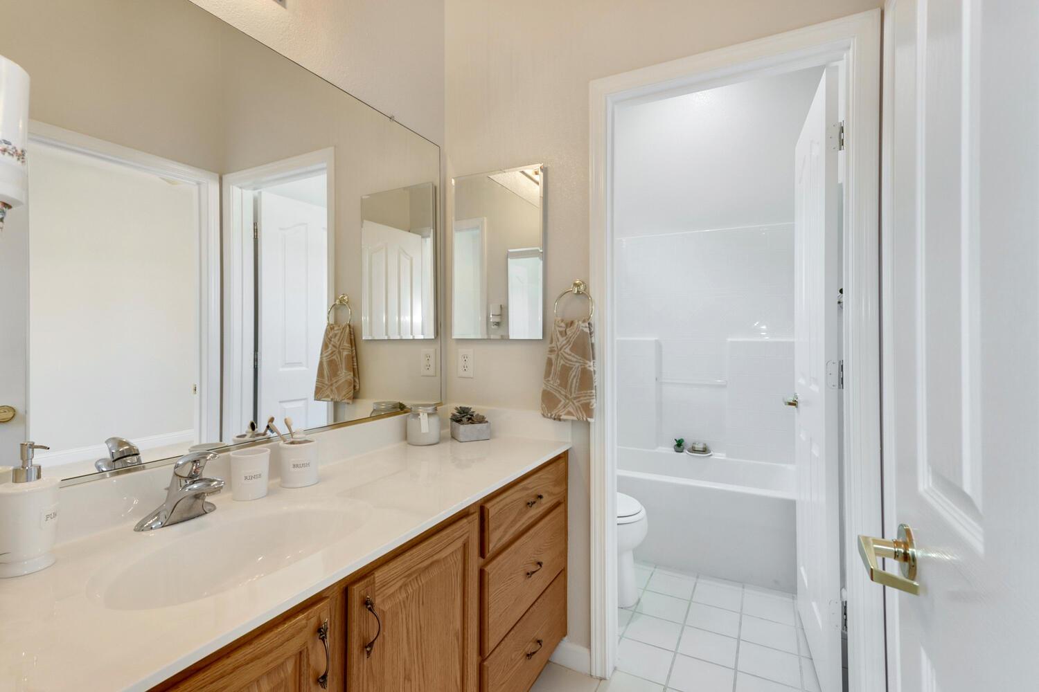 Detail Gallery Image 44 of 78 For 2706 Granite Park Ln, Elk Grove,  CA 95758 - 3 Beds | 2/1 Baths