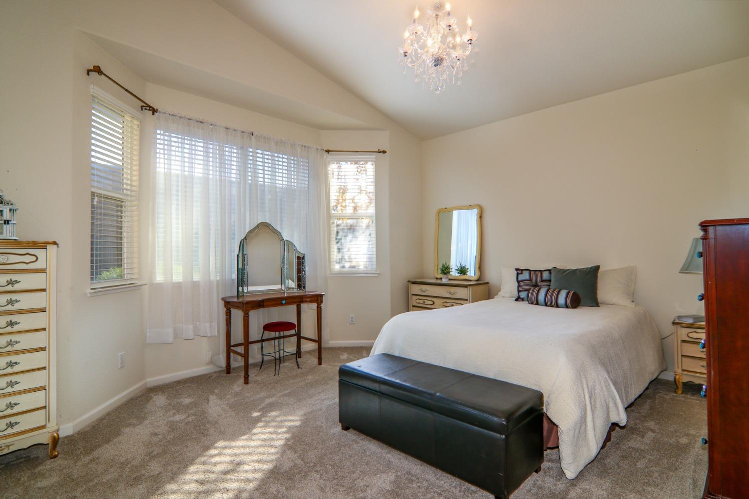 Detail Gallery Image 20 of 37 For 2042 Horseshoe Glen Cir, Folsom,  CA 95630 - 3 Beds | 2 Baths