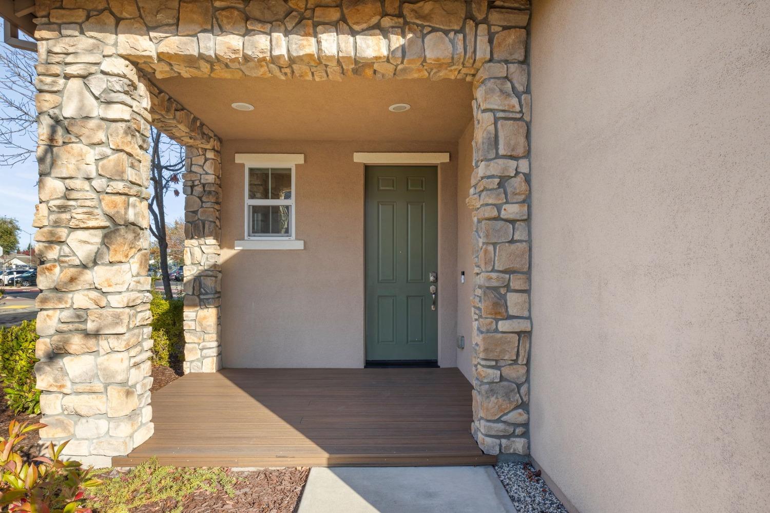 Detail Gallery Image 5 of 51 For 318 Barnhill Dr, Folsom,  CA 95630 - 3 Beds | 2/1 Baths