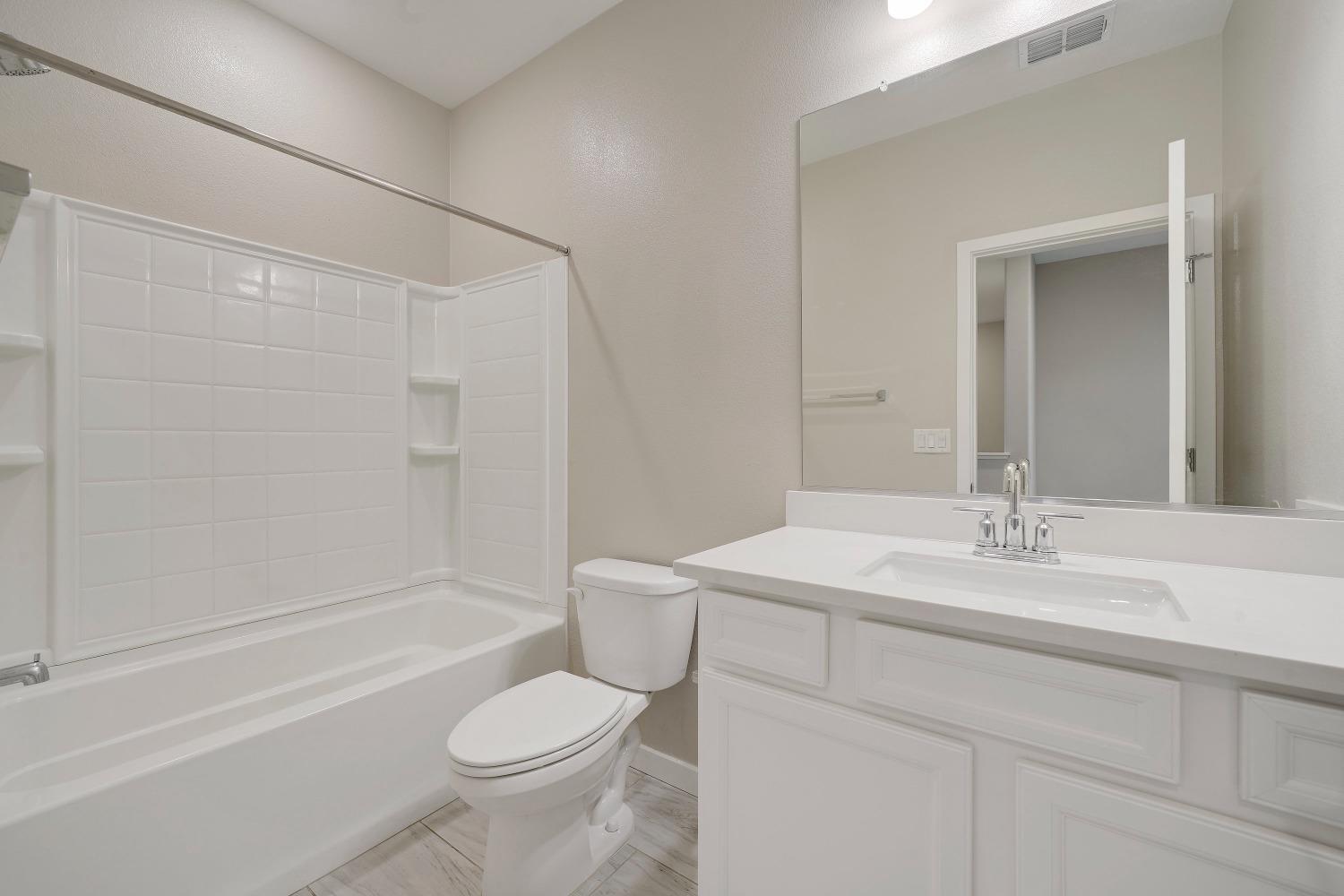 Detail Gallery Image 27 of 40 For 3075 Meadow Run Walk, Sacramento,  CA 95833 - 3 Beds | 2/1 Baths