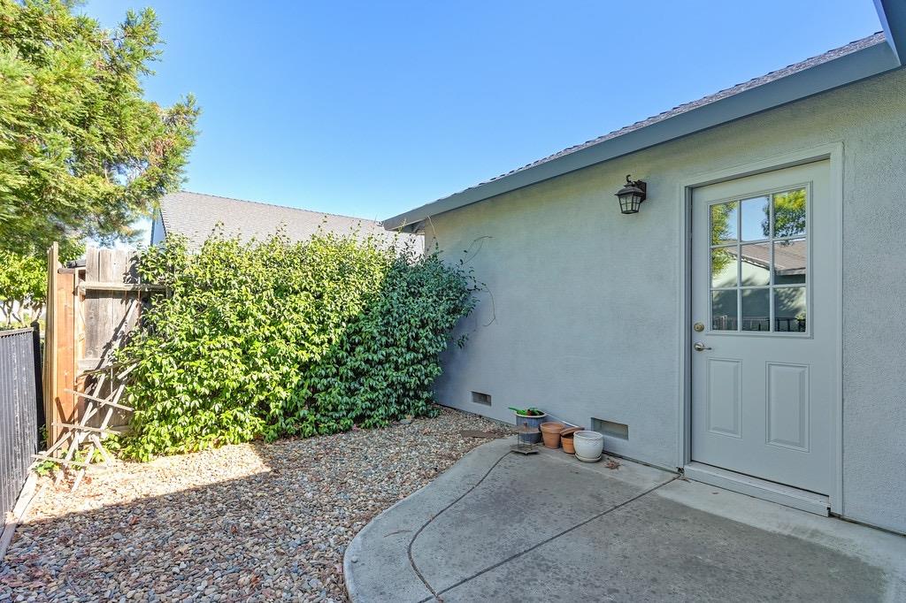 Detail Gallery Image 33 of 45 For 681 Village Dr, Galt,  CA 95632 - 3 Beds | 2 Baths