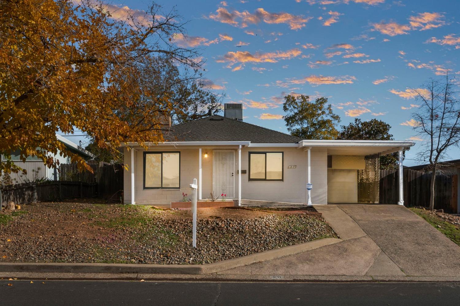 Detail Gallery Image 1 of 29 For 931 School St, Folsom,  CA 95630 - 3 Beds | 1 Baths