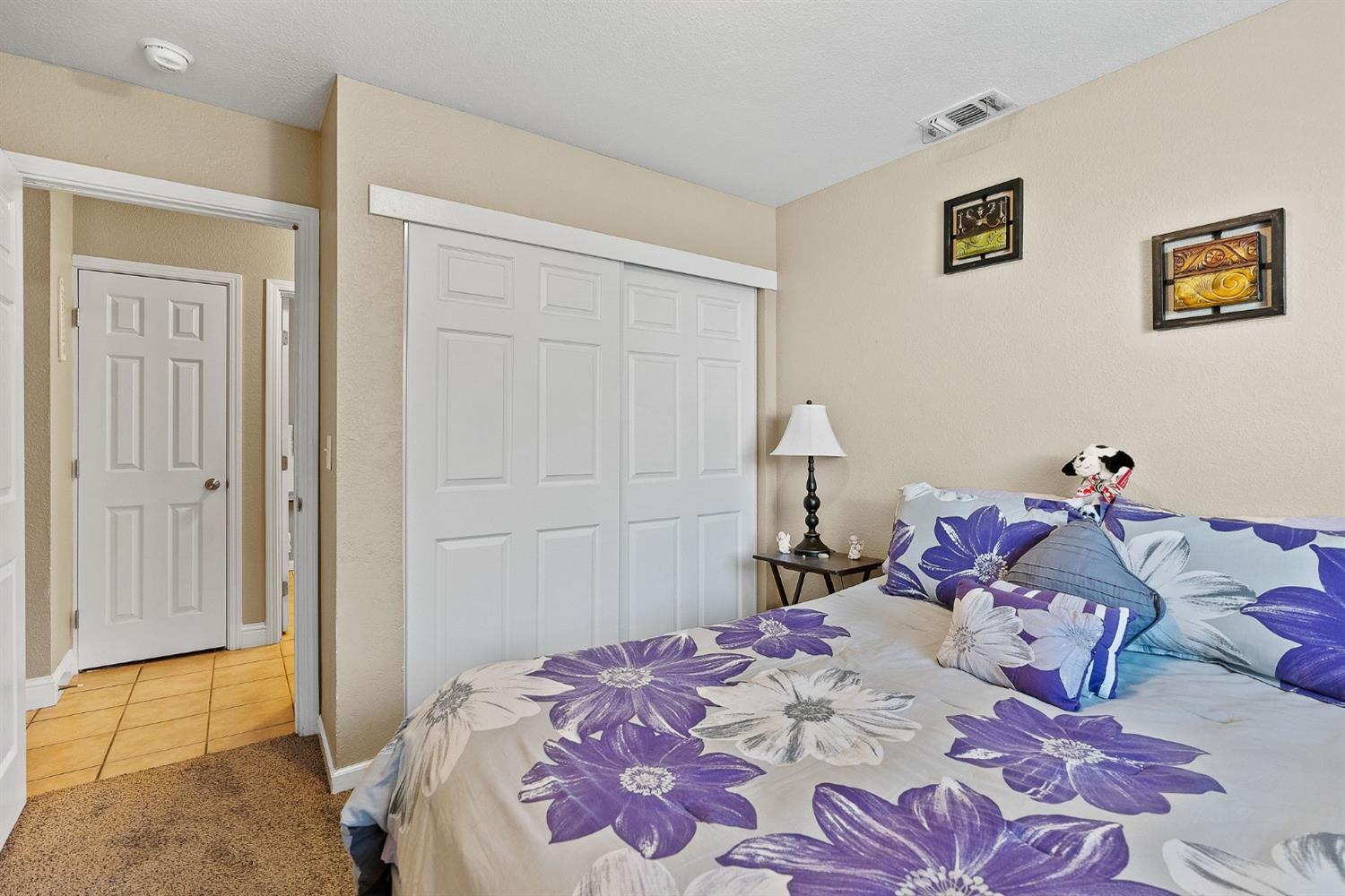 Detail Gallery Image 19 of 39 For 5000 Clover Field Way, Sacramento,  CA 95824 - 3 Beds | 2 Baths