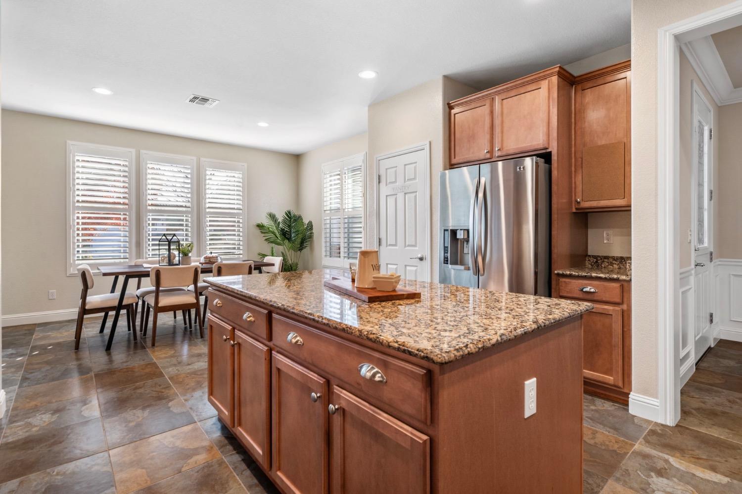 Detail Gallery Image 12 of 46 For 2537 Shadow Berry Dr, Manteca,  CA 95336 - 2 Beds | 2 Baths