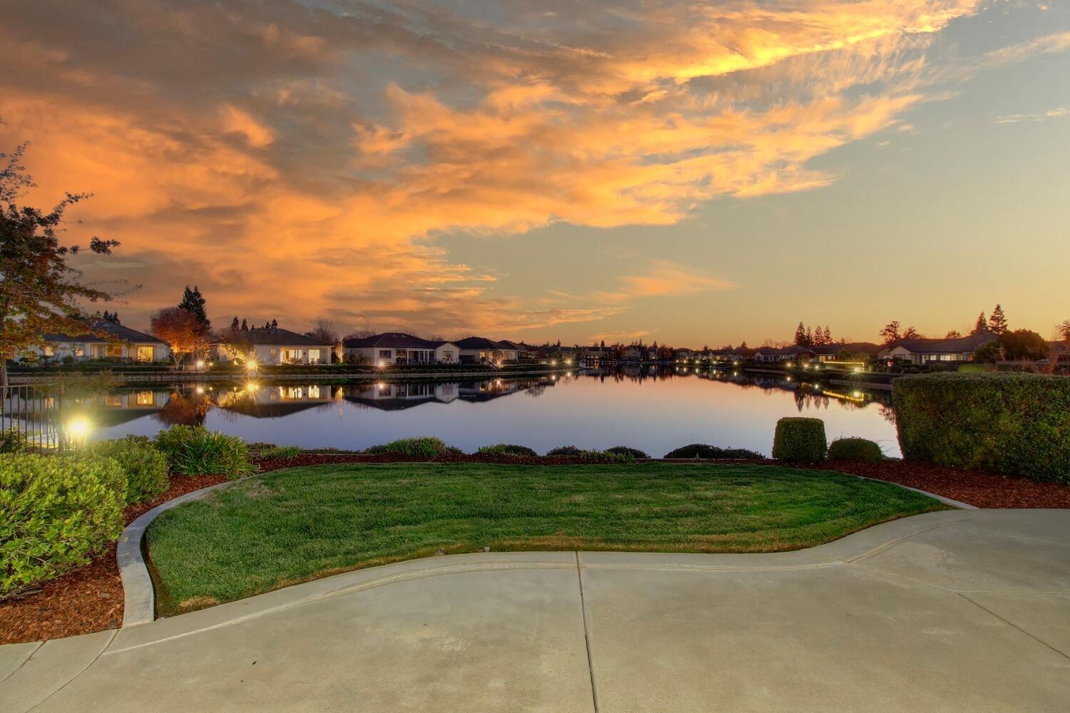 Detail Gallery Image 7 of 78 For 2706 Granite Park Ln, Elk Grove,  CA 95758 - 3 Beds | 2/1 Baths