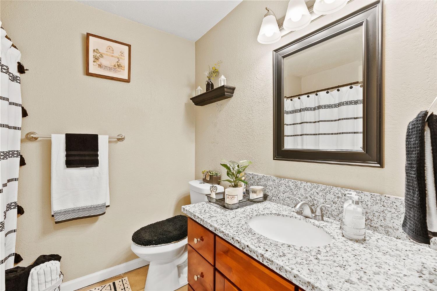 Detail Gallery Image 20 of 39 For 5000 Clover Field Way, Sacramento,  CA 95824 - 3 Beds | 2 Baths