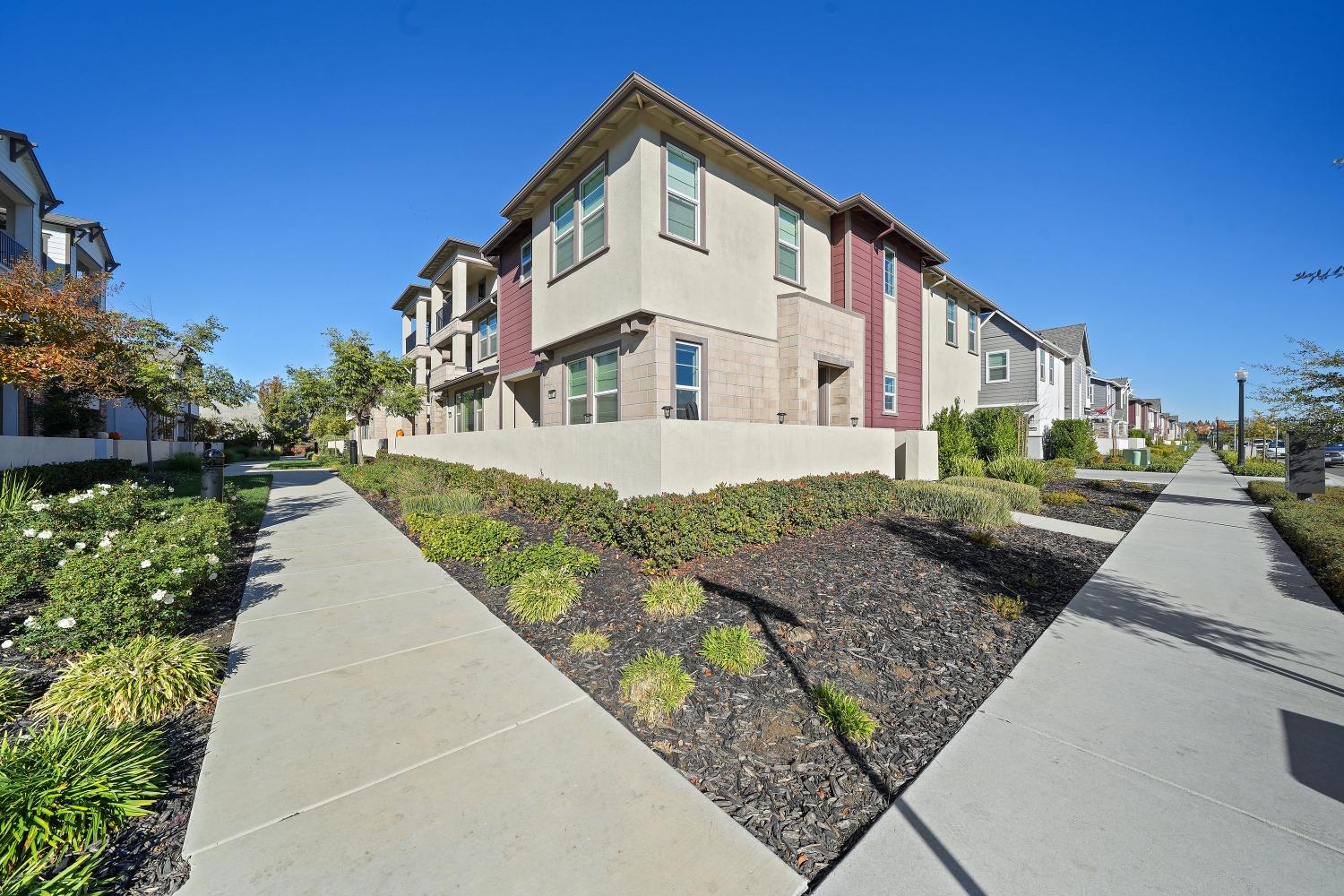 Detail Gallery Image 39 of 40 For 3075 Meadow Run Walk, Sacramento,  CA 95833 - 3 Beds | 2/1 Baths