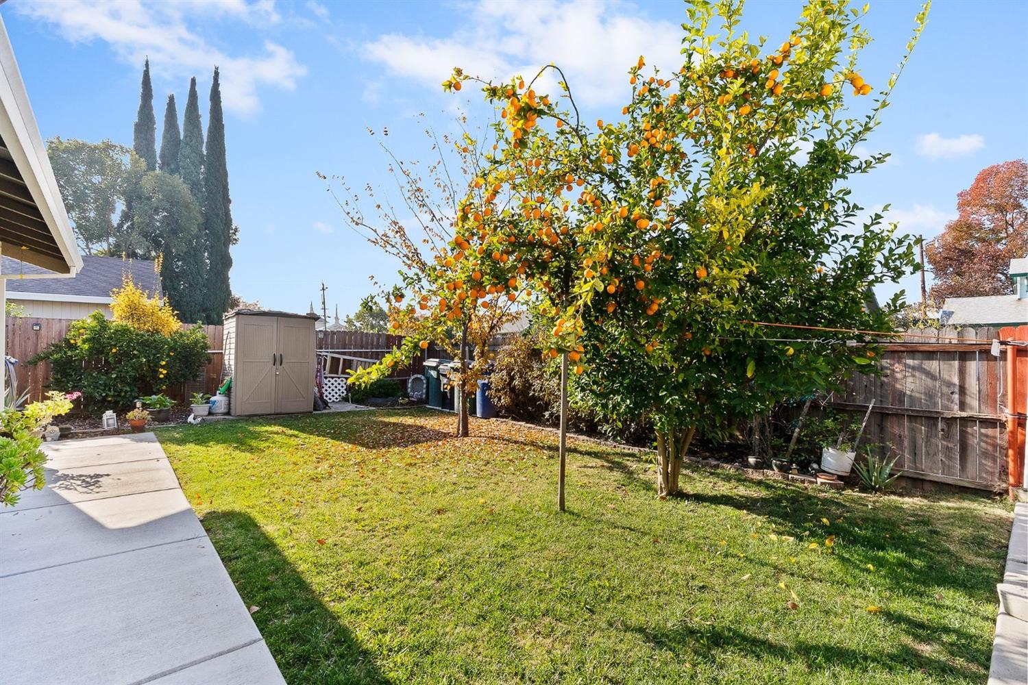 Detail Gallery Image 34 of 39 For 5000 Clover Field Way, Sacramento,  CA 95824 - 3 Beds | 2 Baths