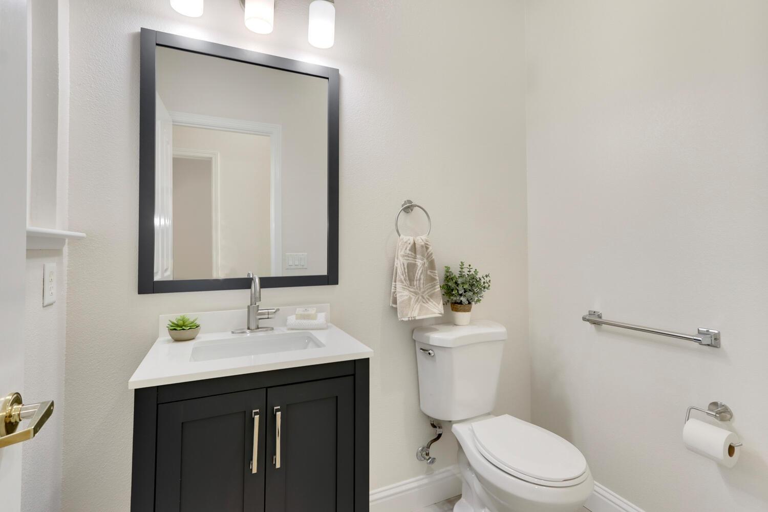 Detail Gallery Image 50 of 78 For 2706 Granite Park Ln, Elk Grove,  CA 95758 - 3 Beds | 2/1 Baths