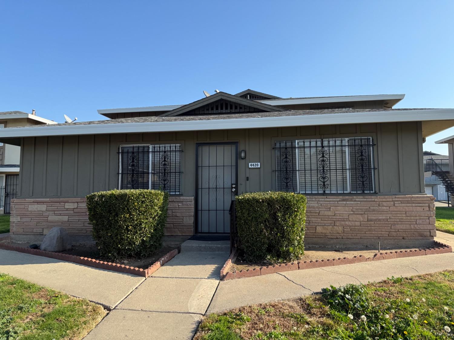 E Belmont Avenue, Fresno, California image 1