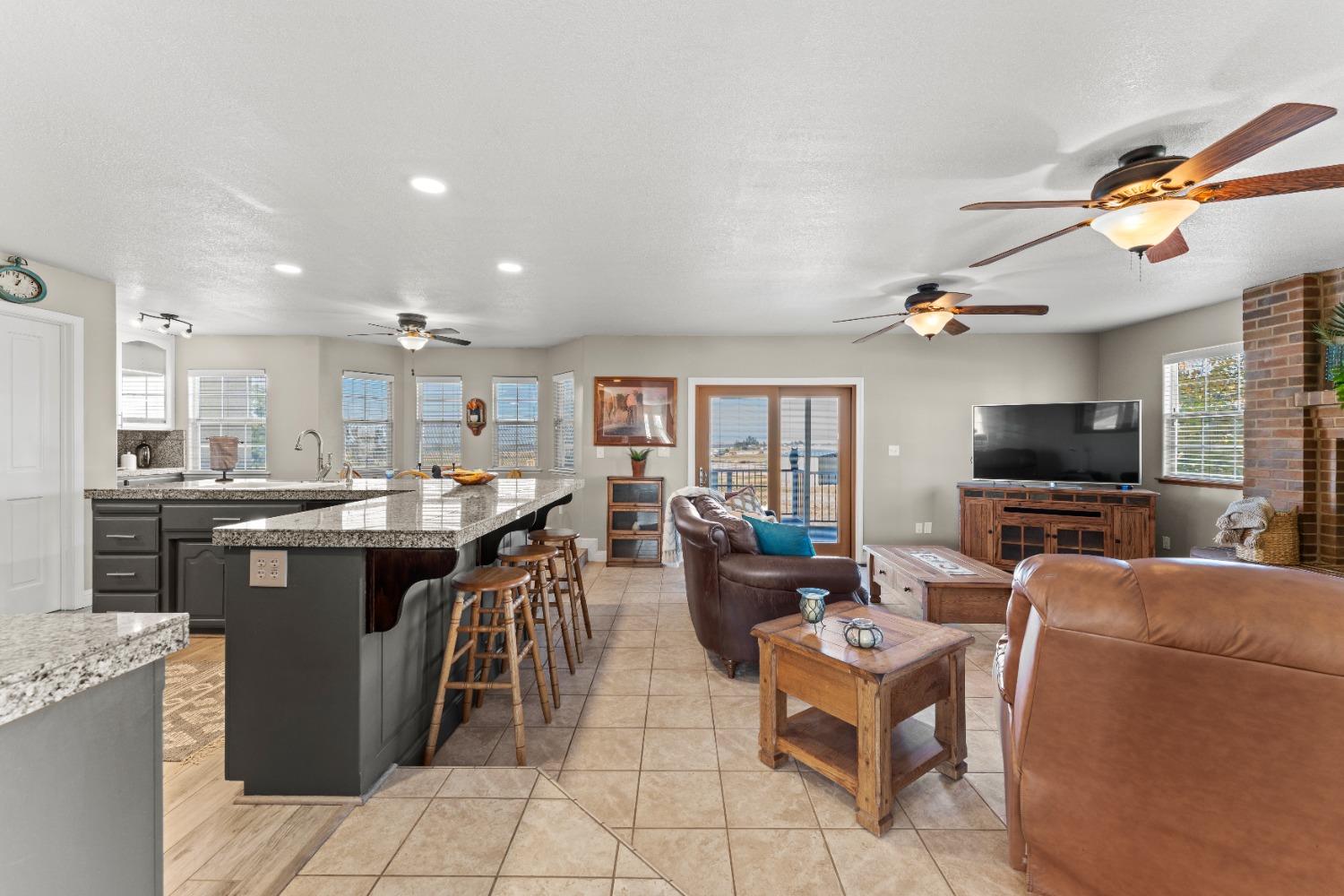 Detail Gallery Image 14 of 77 For 3744 Hokan Ln, Wheatland,  CA 95692 - 3 Beds | 2/1 Baths