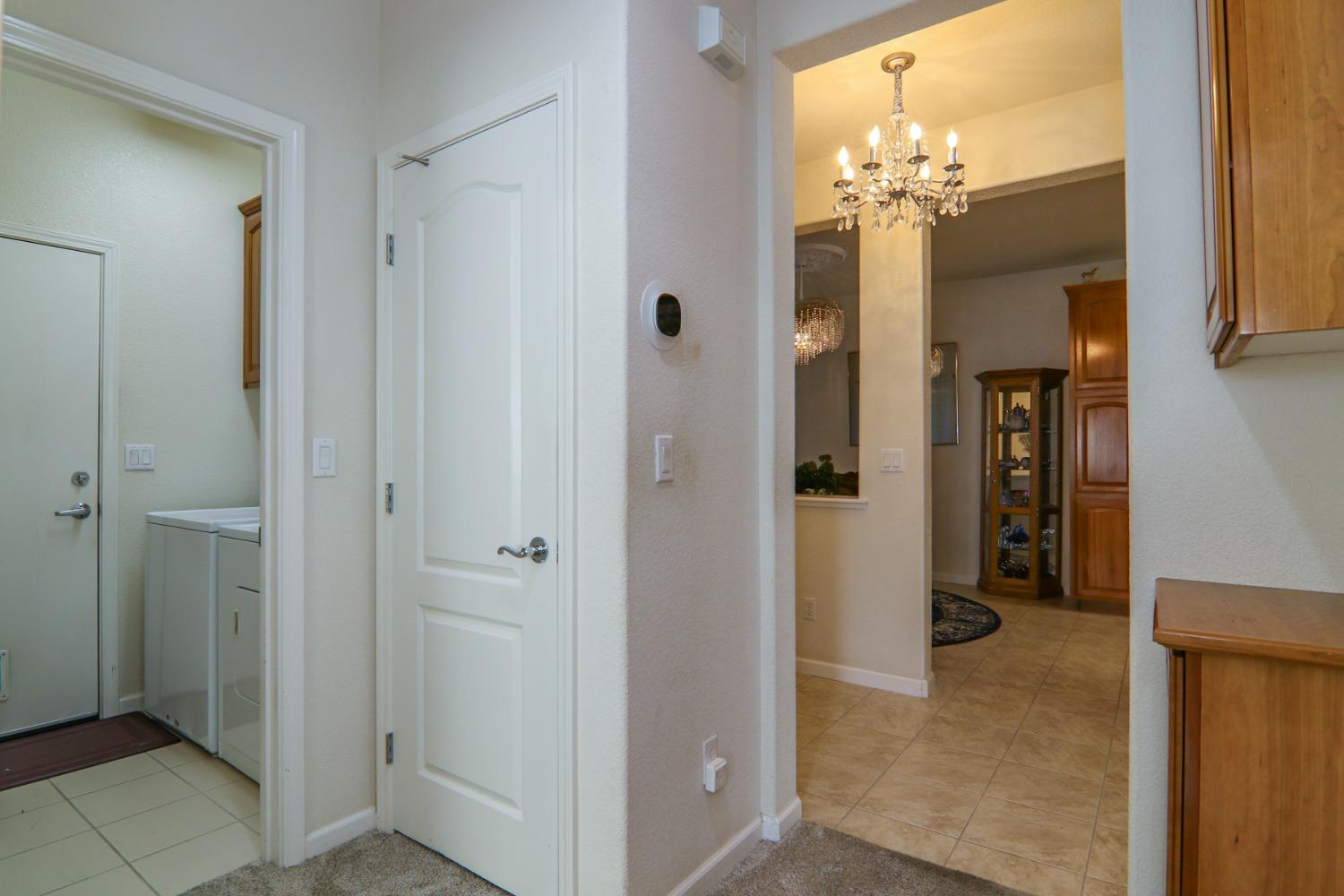 Detail Gallery Image 30 of 37 For 2042 Horseshoe Glen Cir, Folsom,  CA 95630 - 3 Beds | 2 Baths