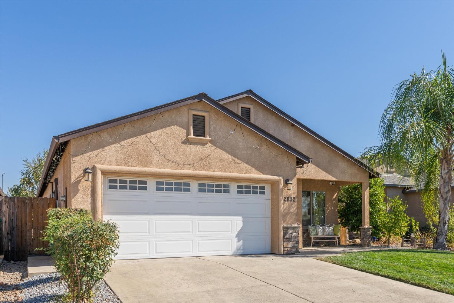 Detail Gallery Image 2 of 40 For 2832 E Beachcomber, Chico,  CA 95973 - 3 Beds | 2 Baths