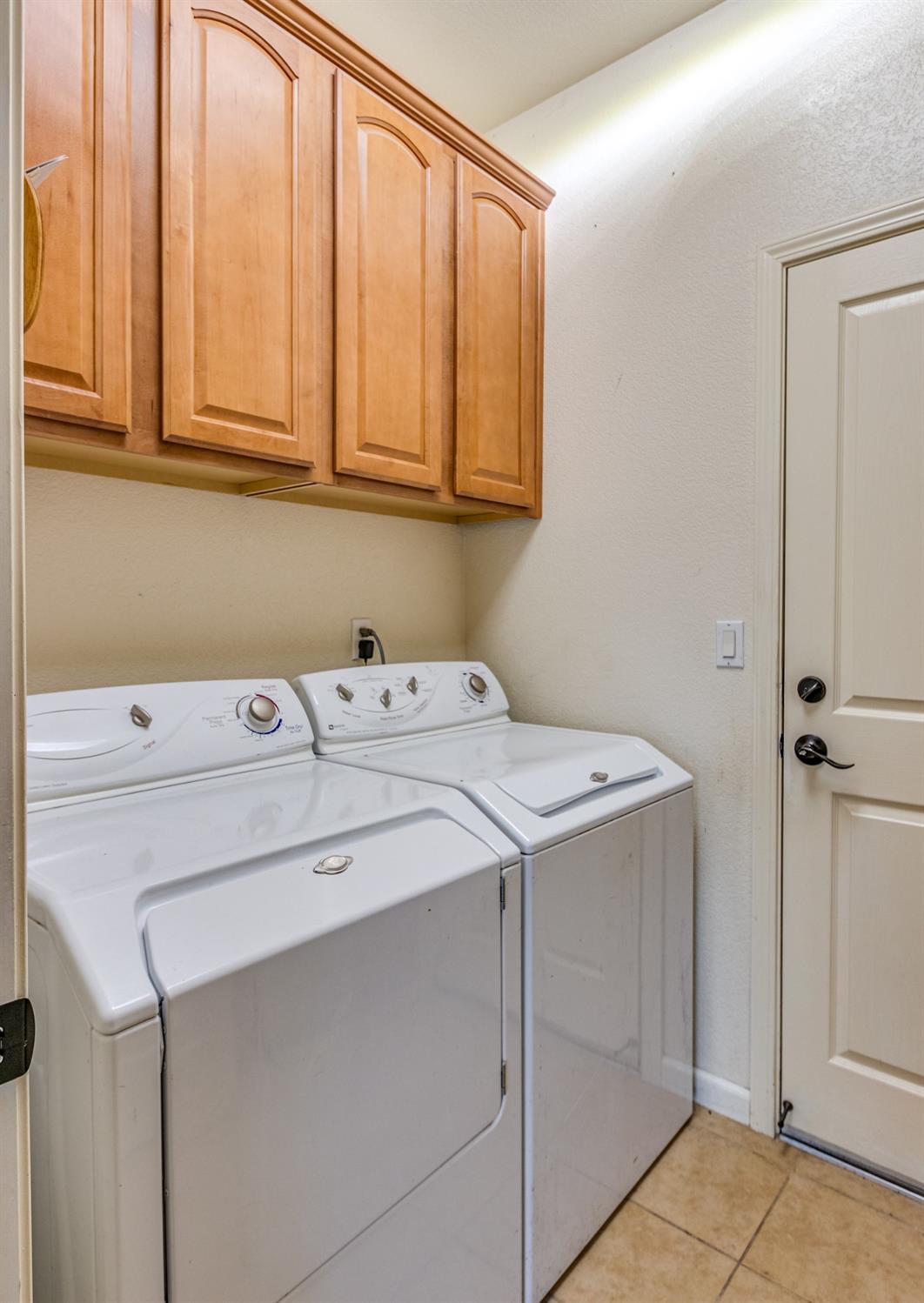 Detail Gallery Image 33 of 39 For 1233 Hillwood Loop, Lincoln,  CA 95648 - 4 Beds | 2/1 Baths