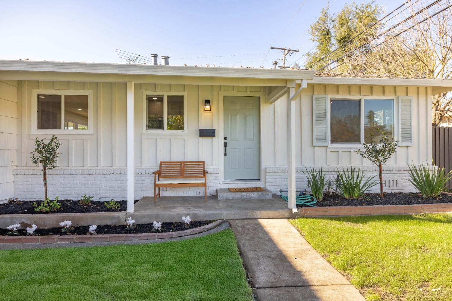 Detail Gallery Image 2 of 37 For 2029 Adonis Way, Sacramento,  CA 95864 - 3 Beds | 2 Baths