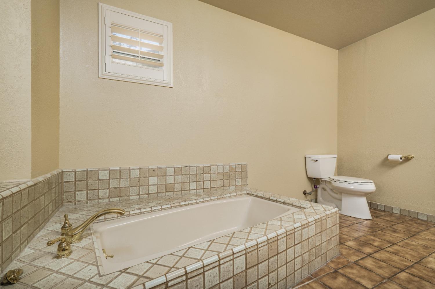 Detail Gallery Image 33 of 79 For 3574 El Ricon Way, Sacramento,  CA 95864 - 3 Beds | 2/1 Baths