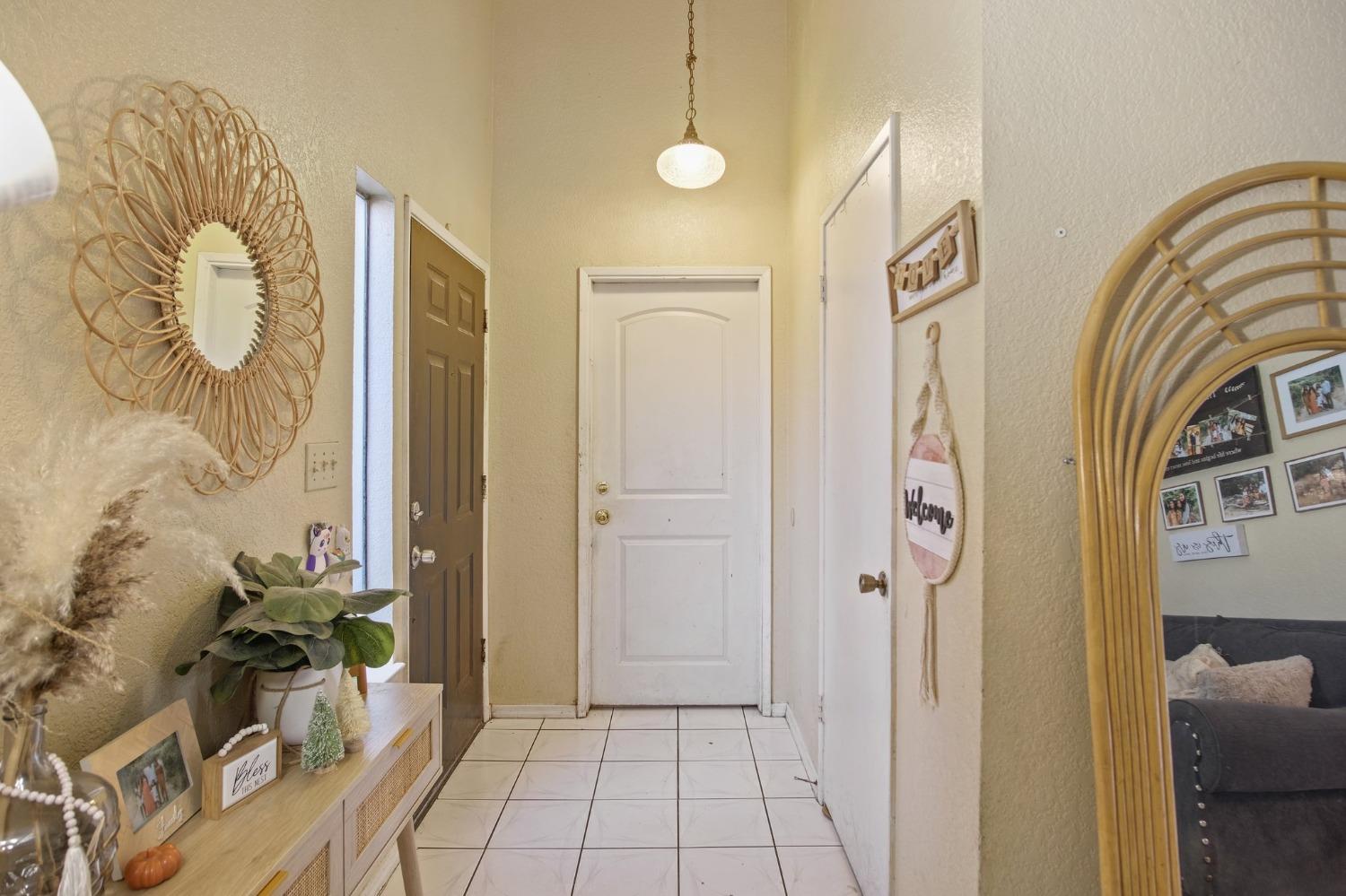 Detail Gallery Image 5 of 25 For 317 Luinda Way, Modesto,  CA 95351 - 3 Beds | 2 Baths