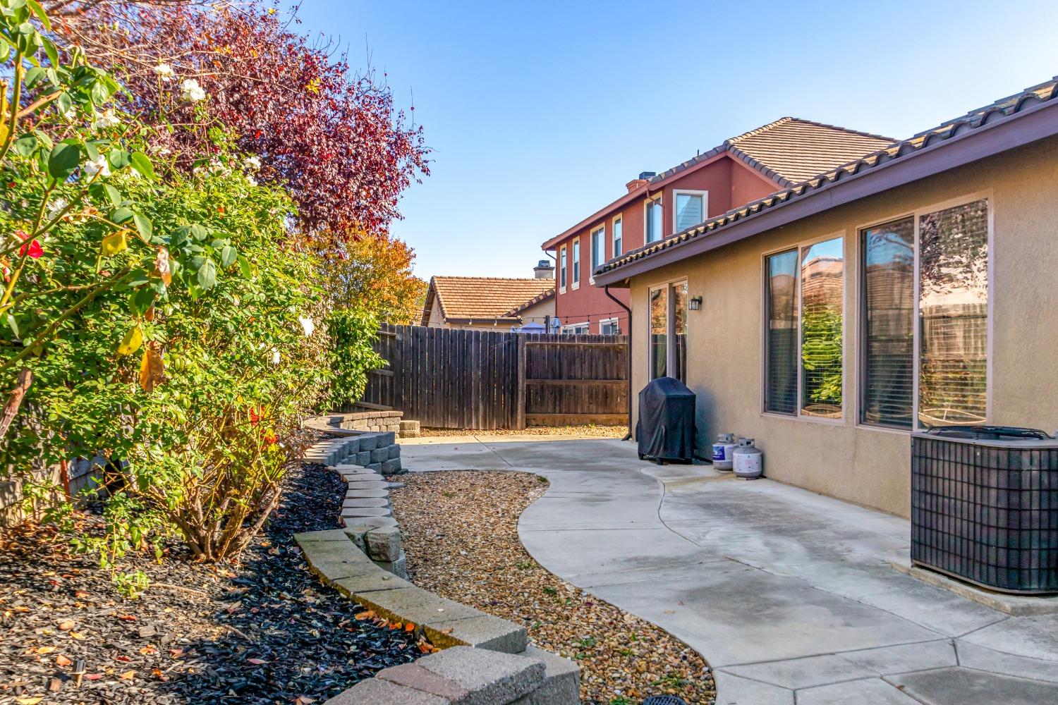 Detail Gallery Image 35 of 39 For 1233 Hillwood Loop, Lincoln,  CA 95648 - 4 Beds | 2/1 Baths