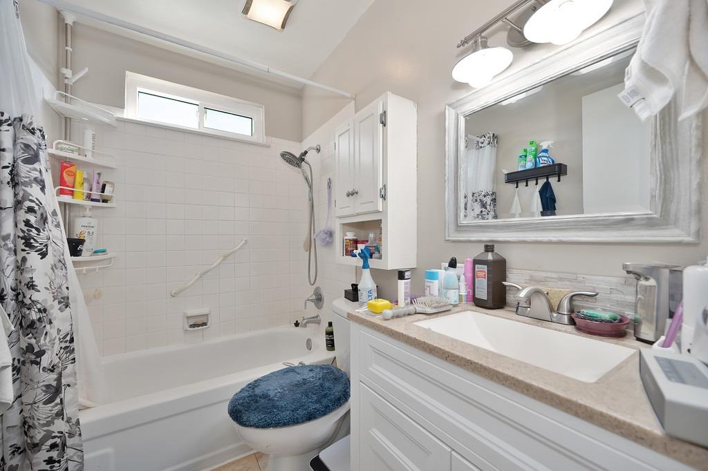 Detail Gallery Image 27 of 36 For 5227 Gibbons Dr, Carmichael,  CA 95608 - 2 Beds | 1/1 Baths