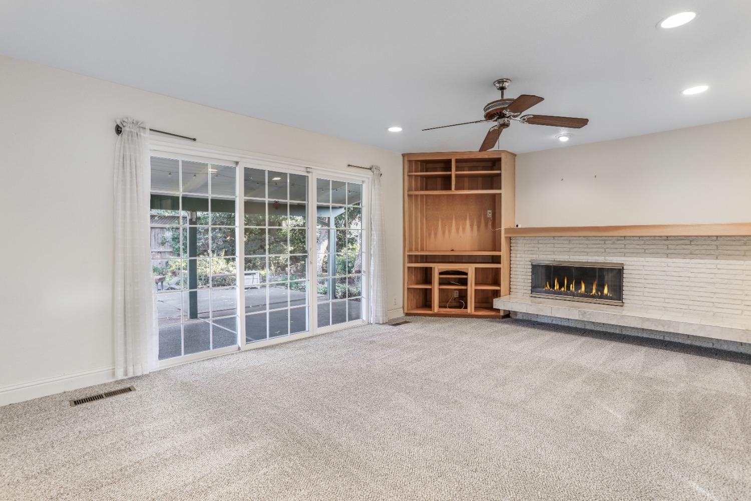 Detail Gallery Image 11 of 33 For 3304 Lancashire Ln, Modesto,  CA 95350 - 4 Beds | 2/1 Baths