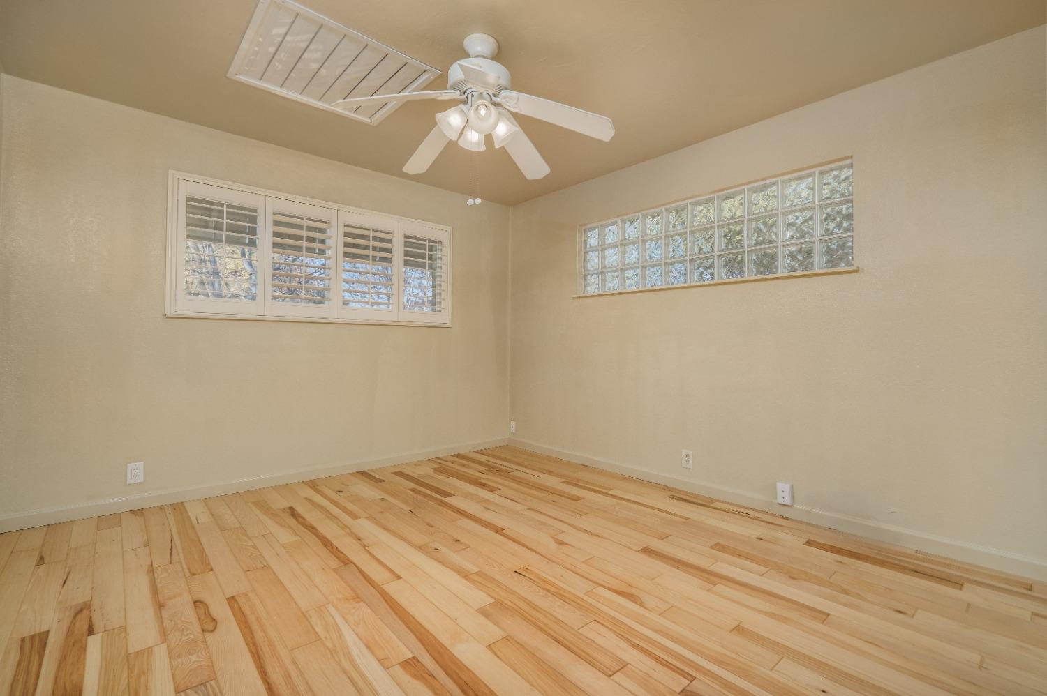 Detail Gallery Image 28 of 79 For 3574 El Ricon Way, Sacramento,  CA 95864 - 3 Beds | 2/1 Baths