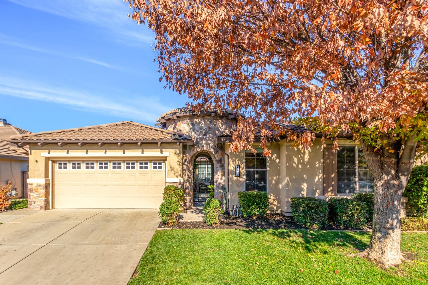 Detail Gallery Image 3 of 39 For 1233 Hillwood Loop, Lincoln,  CA 95648 - 4 Beds | 2/1 Baths