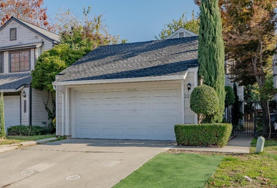 Detail Gallery Image 1 of 27 For 2231 Sandcastle Way, Sacramento,  CA 95833 - 3 Beds | 2 Baths