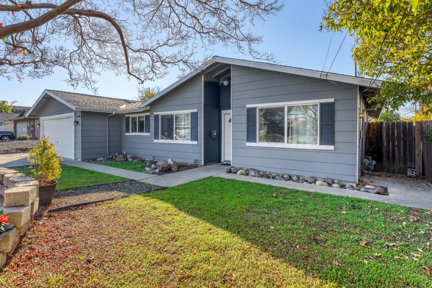 Detail Gallery Image 3 of 46 For 1457 Hollingsworth Dr, Lincoln,  CA 95648 - 4 Beds | 2 Baths