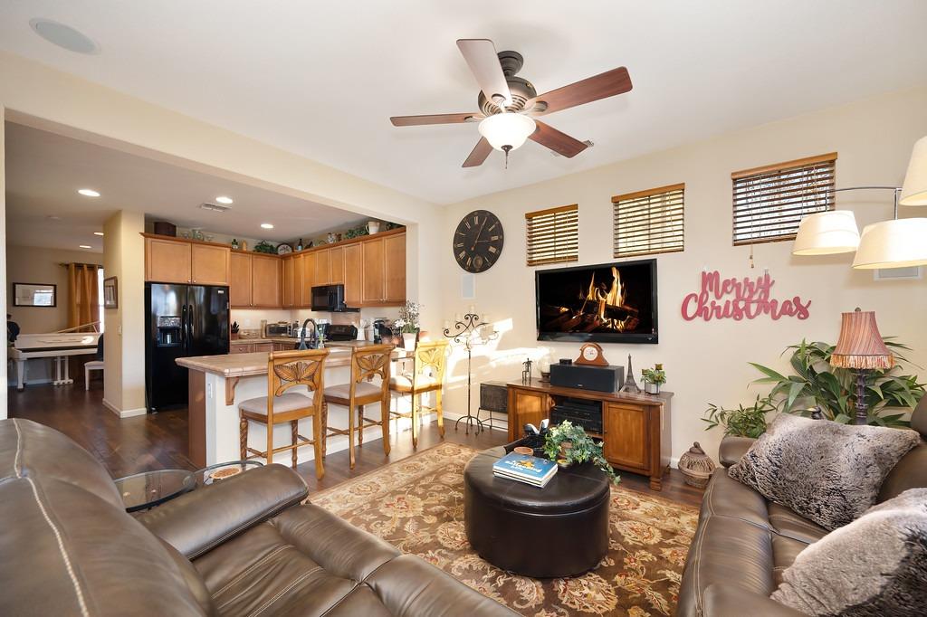 Detail Gallery Image 22 of 64 For 1691 Ballou Cir, Folsom,  CA 95630 - 4 Beds | 2/1 Baths