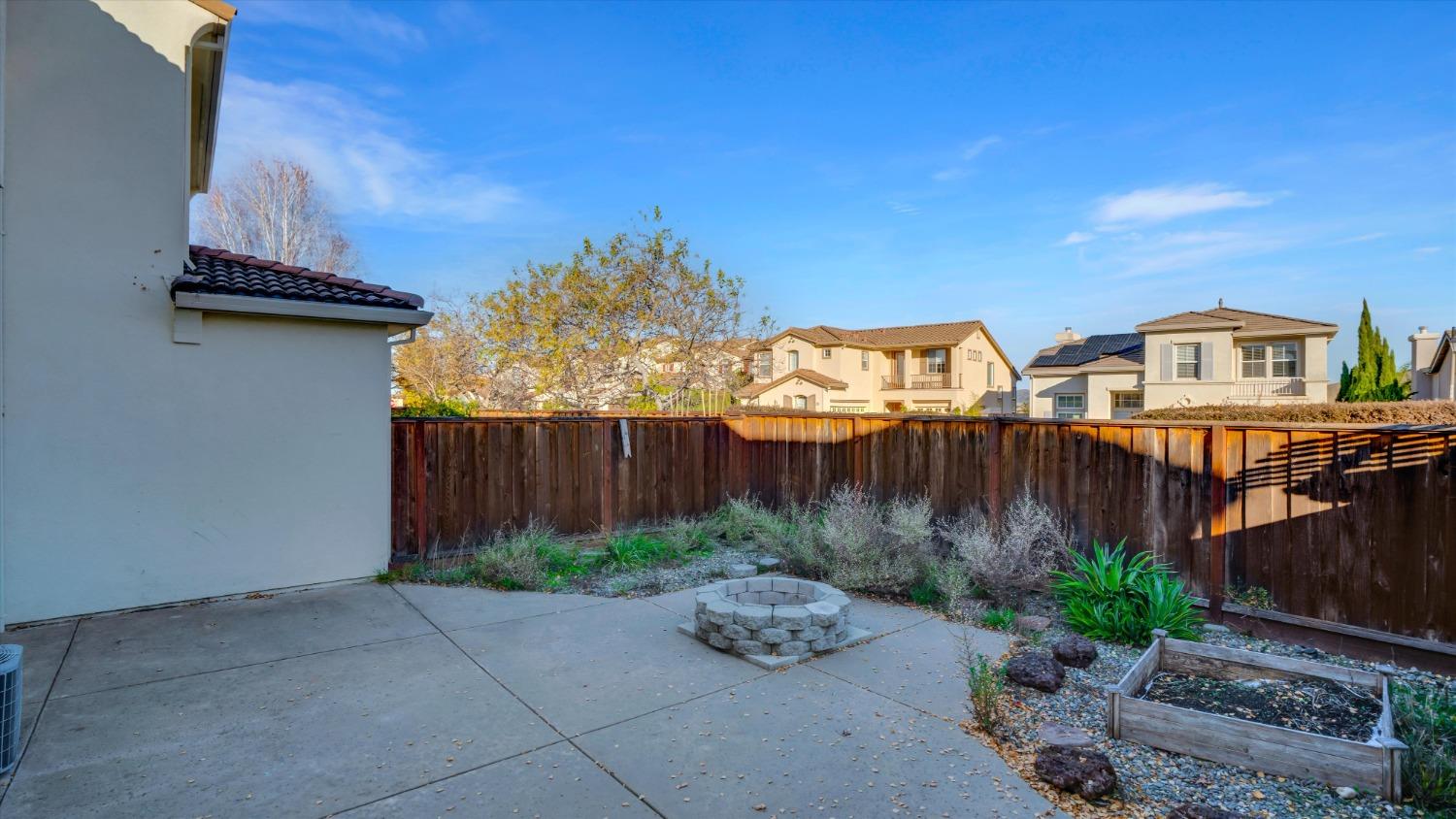 Detail Gallery Image 28 of 28 For 7341 Longmont Loop, Castro Valley,  CA 94552 - 3 Beds | 2/1 Baths