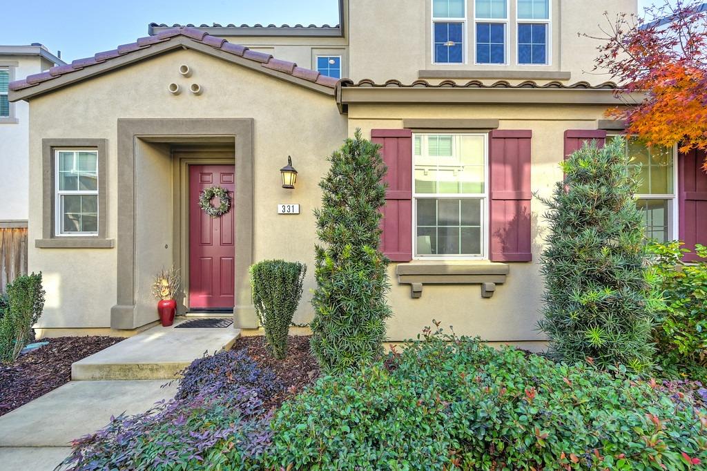 Detail Gallery Image 3 of 57 For 331 Colner Cir, Folsom,  CA 95630 - 3 Beds | 2/1 Baths