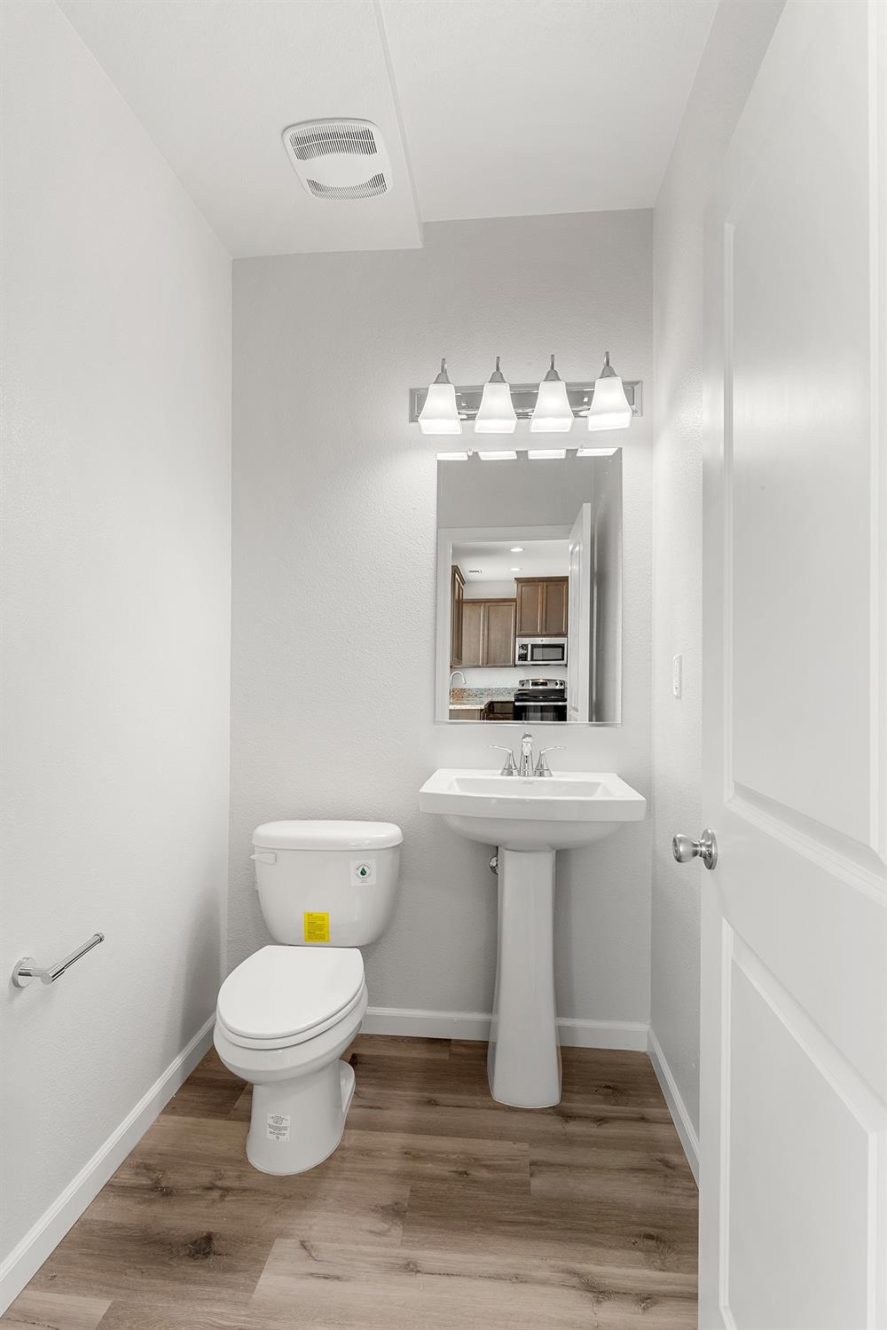 Detail Gallery Image 11 of 35 For 3829 Zapata St, Sacramento,  CA 95838 - 3 Beds | 2/1 Baths