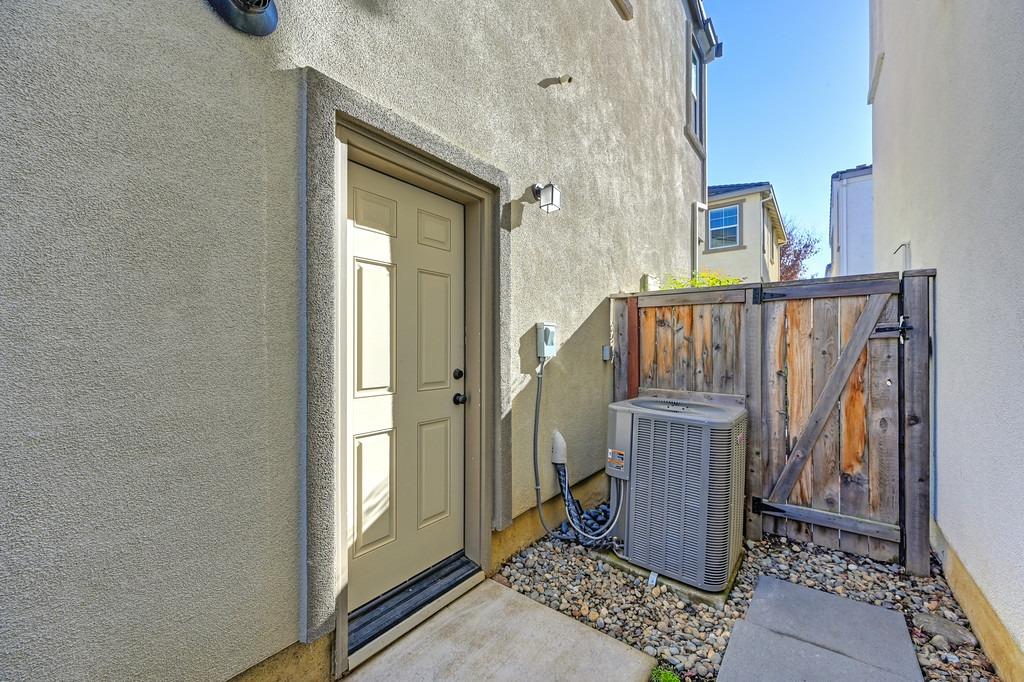 Detail Gallery Image 42 of 57 For 331 Colner Cir, Folsom,  CA 95630 - 3 Beds | 2/1 Baths