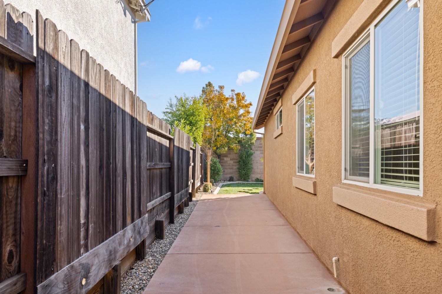 Detail Gallery Image 34 of 34 For 2004 Horseshoe Glen Cir, Folsom,  CA 95630 - 3 Beds | 2 Baths