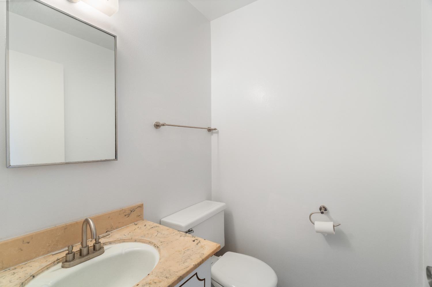 Detail Gallery Image 9 of 44 For 4918 Plaza Cir, Richmond,  CA 94804 - 4 Beds | 2/1 Baths