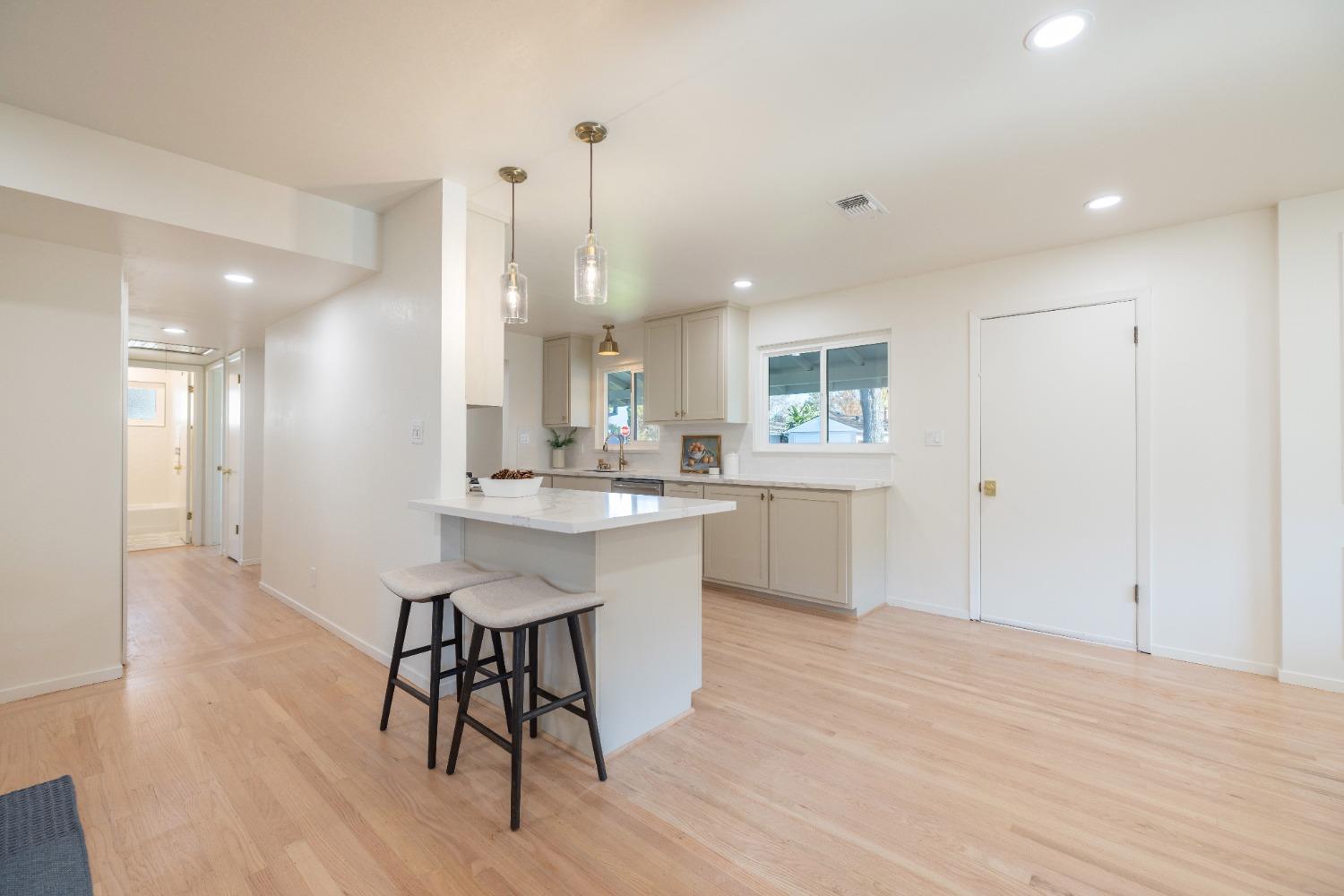 Detail Gallery Image 17 of 37 For 2029 Adonis Way, Sacramento,  CA 95864 - 3 Beds | 2 Baths