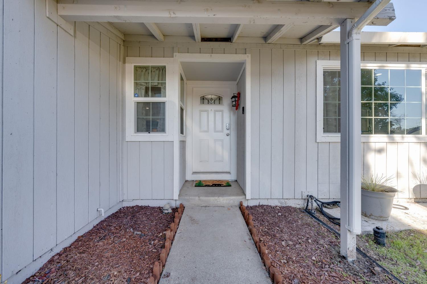 Detail Gallery Image 2 of 26 For 173 Bell Ave, Sacramento,  CA 95838 - 3 Beds | 2 Baths