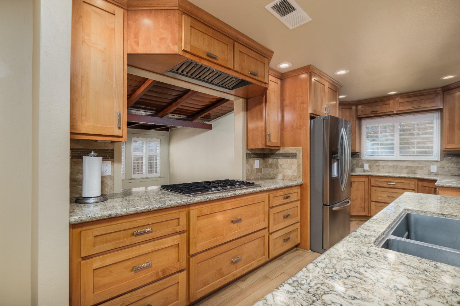 Detail Gallery Image 22 of 79 For 3574 El Ricon Way, Sacramento,  CA 95864 - 3 Beds | 2/1 Baths