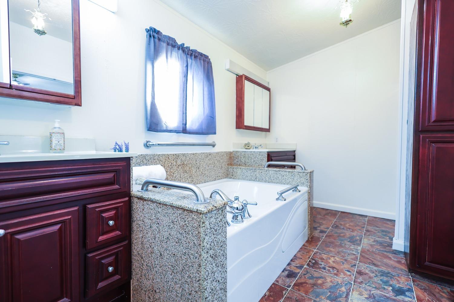 Detail Gallery Image 20 of 42 For 3950 Mack Rd 56, Sacramento,  CA 95823 - 3 Beds | 2 Baths