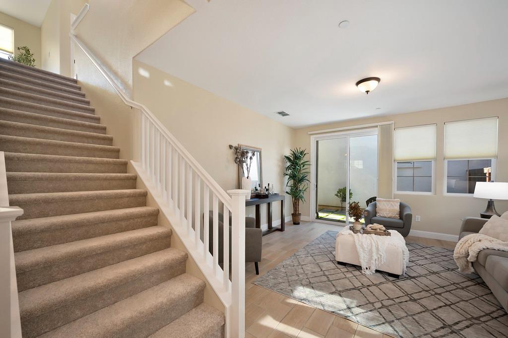 Detail Gallery Image 9 of 57 For 331 Colner Cir, Folsom,  CA 95630 - 3 Beds | 2/1 Baths