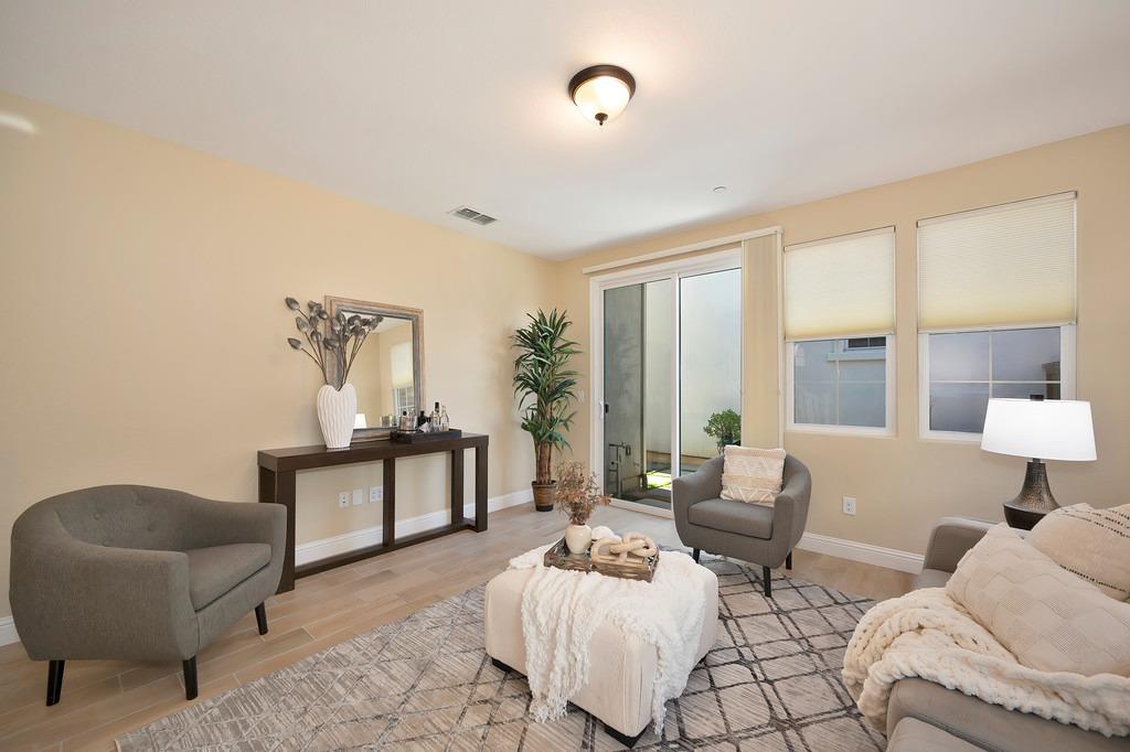 Detail Gallery Image 6 of 57 For 331 Colner Cir, Folsom,  CA 95630 - 3 Beds | 2/1 Baths