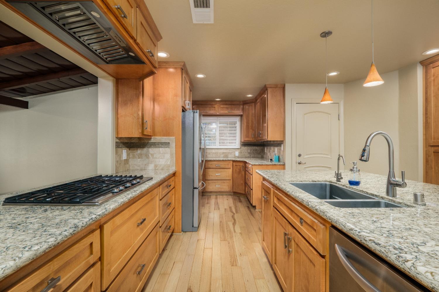 Detail Gallery Image 23 of 79 For 3574 El Ricon Way, Sacramento,  CA 95864 - 3 Beds | 2/1 Baths