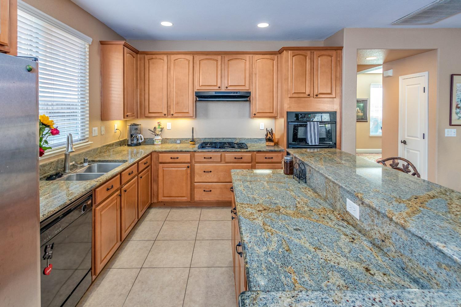 Detail Gallery Image 20 of 39 For 1233 Hillwood Loop, Lincoln,  CA 95648 - 4 Beds | 2/1 Baths