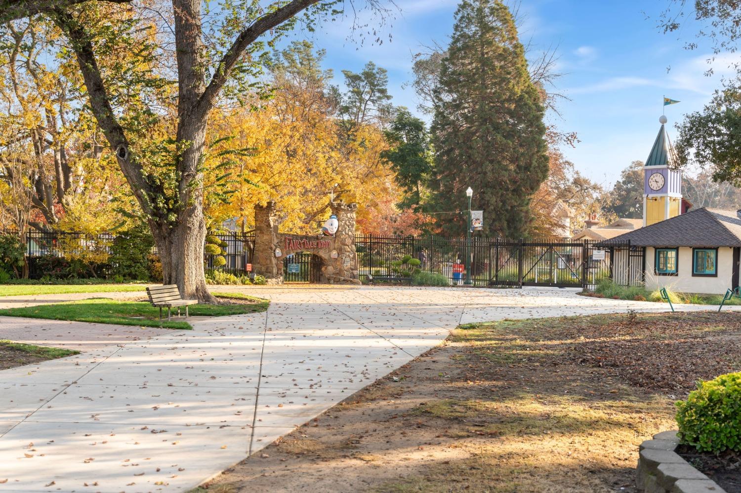 Detail Gallery Image 35 of 38 For 4400 Capri Way, Sacramento,  CA 95822 - 3 Beds | 2 Baths