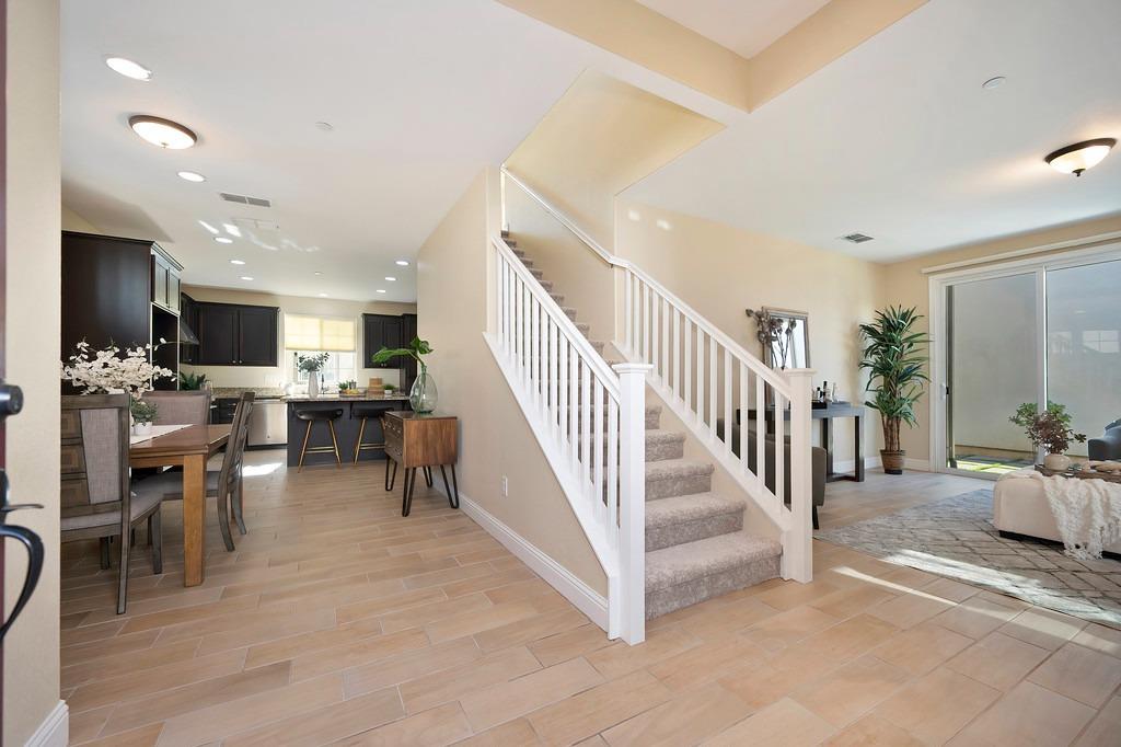 Detail Gallery Image 10 of 57 For 331 Colner Cir, Folsom,  CA 95630 - 3 Beds | 2/1 Baths