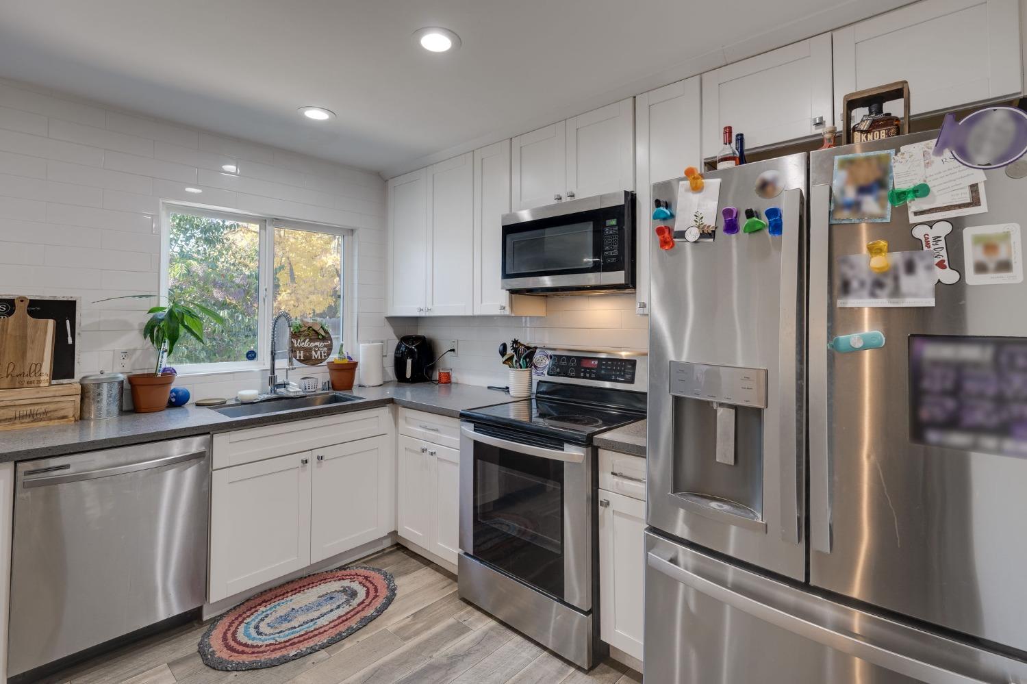 Detail Gallery Image 5 of 26 For 173 Bell Ave, Sacramento,  CA 95838 - 3 Beds | 2 Baths