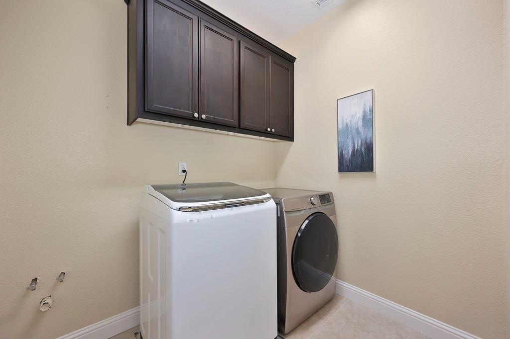 Detail Gallery Image 33 of 57 For 331 Colner Cir, Folsom,  CA 95630 - 3 Beds | 2/1 Baths